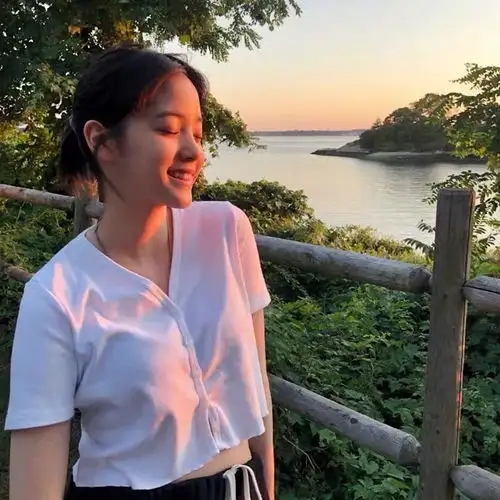 求助大家紧身短上衣里面都穿的啥内衣啊