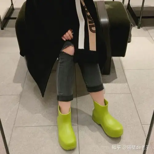 有哪些大牌的包包是绿色的