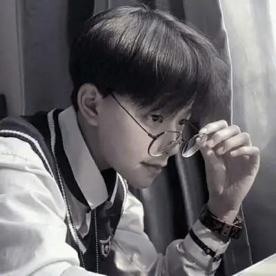 男生头像可爱呆萌真人碎了一地的爱情专一