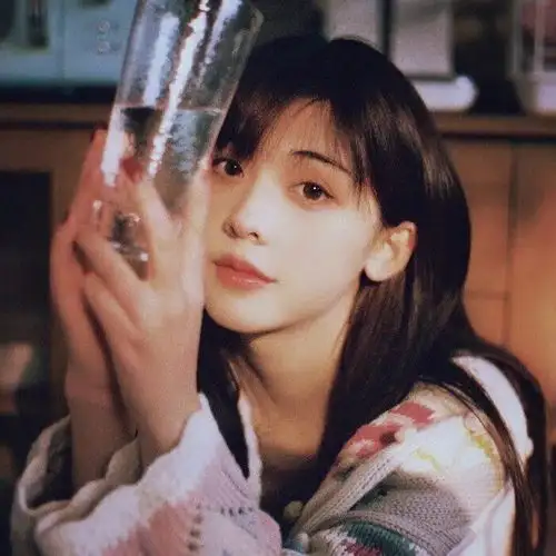 头像可甜可盐的女生头像