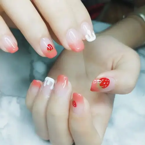 少女系草莓美甲,可爱到爆了