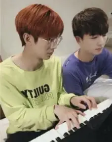治愈系嗓音创作少年赵政豪与贺俊雄直播歌声不断共享音乐时光