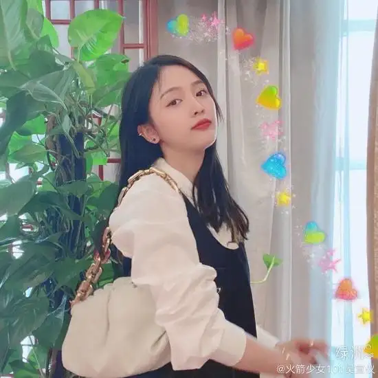 鞠婧祎吴宣仪风格pk甜酷系少女花落谁家