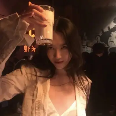 个性颓废霸气女生头像超拽冷酷,寻找残留的幸福的女人