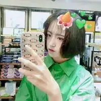 绿色头像潮女比较潮的绿色系女生头像
