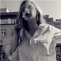 纹身的,伤感的,颓废的,霸气的灰色抽烟女生头像图片