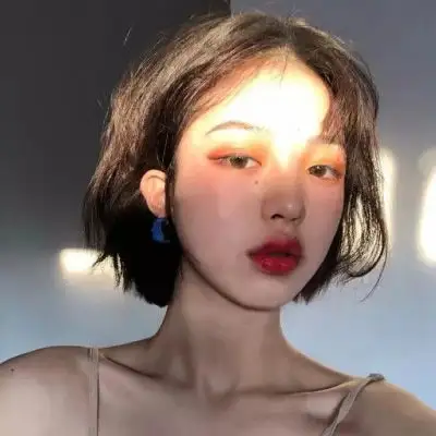 锁骨头像露肩半身控露锁骨的部位女头像