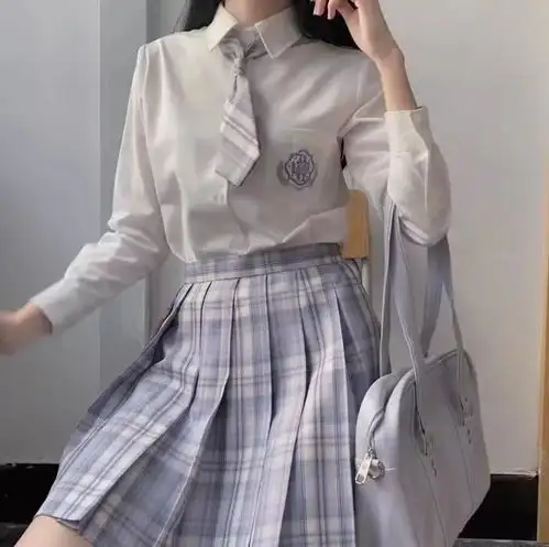 一眼万年jk风头像,快和小姐妹一起换,浪漫句子