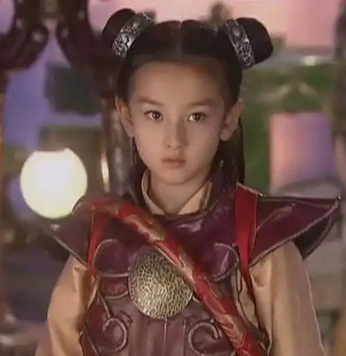 女星哪吒头古力娜扎可爱迪丽热巴俏皮宋祖儿不如小时候