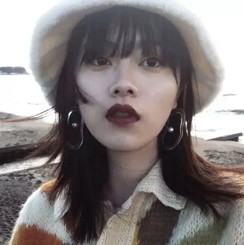 时尚霸气女生头像孤傲女帝