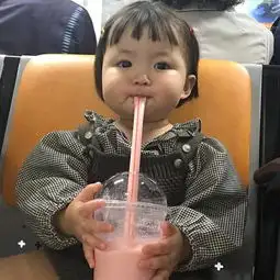 她长了一张屁股脸,拍照却萌哭百万人韩国小萝莉让你看完又想生女儿了