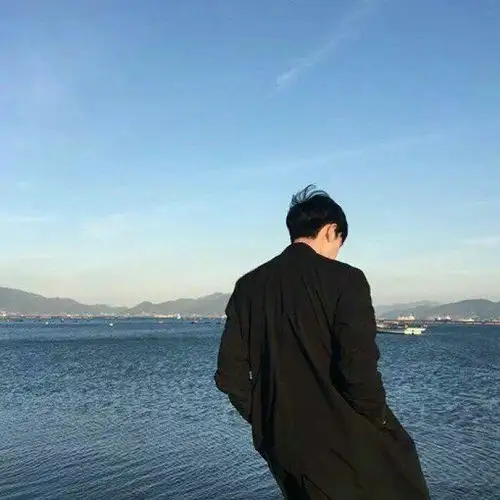 有哪些男士的背影图片可以当头像的黑色的,冷酷的那种