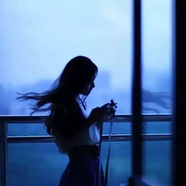 蓝色控头像你看到的我是蓝色的