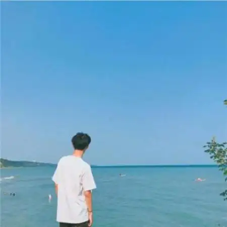 唯美有意境一男一女情侣头像阳光很懒你很好看