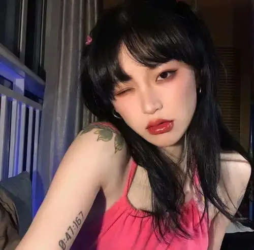 招桃花夏日温柔小众女生头像329