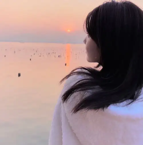 女生头像爱意有限,要留给值得的人