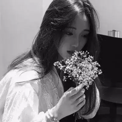 黑白头像高清女生头像