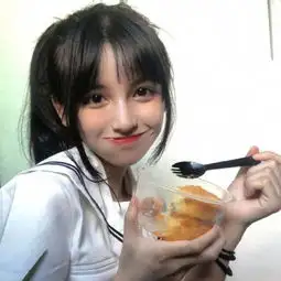 治愈系图片头像女微笑可爱女孩
